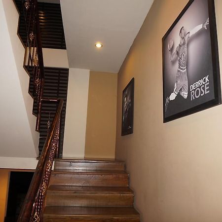 Ekon Hotel Джокьякарта Экстерьер фото
