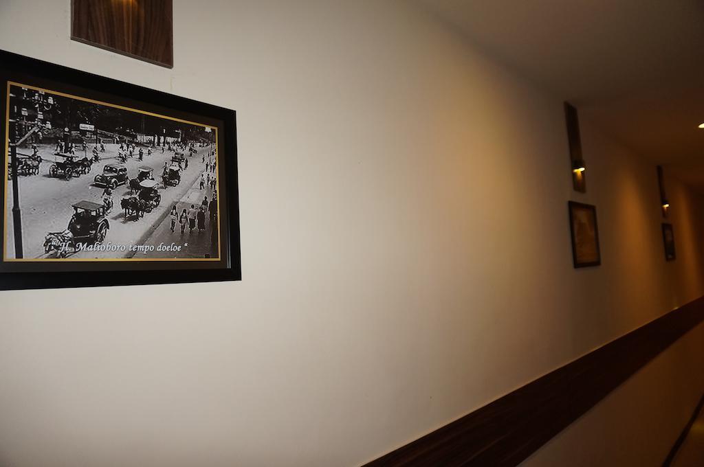 Ekon Hotel Джокьякарта Экстерьер фото
